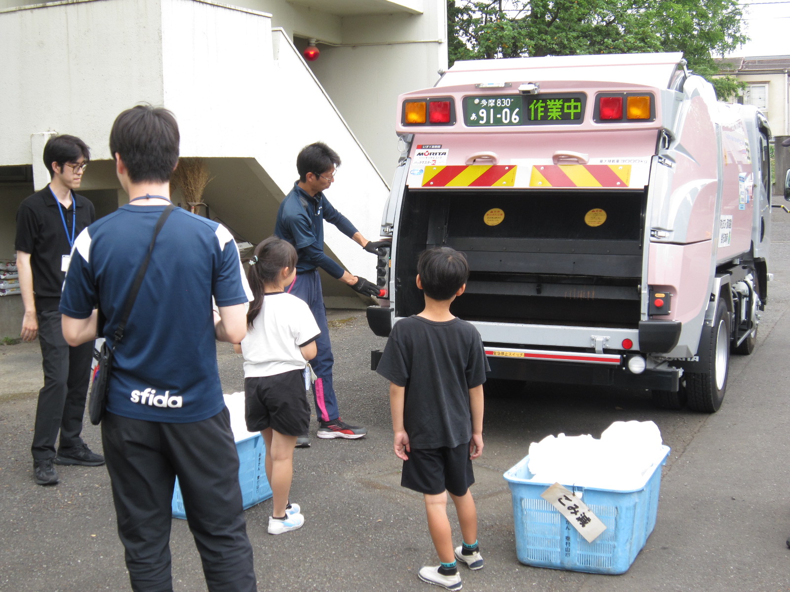 【環境学習シリーズ第2弾】東村山市立東萩山小学校で、街をきれいにする「プロの仕事」を体験!